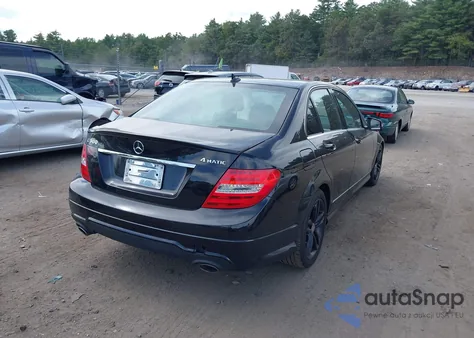 2014 Mercedes-Benz C 300 Sport 4Matic z USA, uszkodzony, nr VIN WDDGF8AB0ER307916